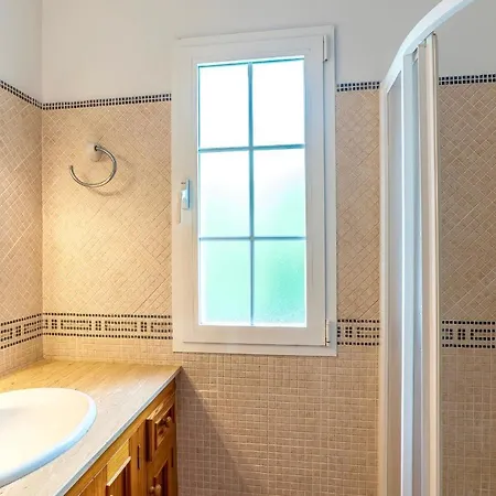 Aquamarina Villa *